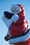 Alaska - North Pole: Santa Klaus statue (photo by F.Rigaud)