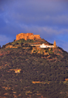 Oran - Algrie: montagne Djebel Murdjadjo et la forteresse de Santa Cruz - photo par M.Torres