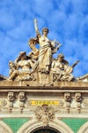 Oran - Algrie: l'Opra - statues allgoriques excutes par le sculpteur Fulconis, reprsentent la Tragdie, la Comdie et l'Opra - Place du 1er Novembre 1954 - photo par M.Torres