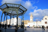 Algiers / Alger - Algeria: Martyrs square, formerly known as Sahat El Aoud, Place du Cheval - bandstand and El Jedid mosque | Place des Martyrs - ex Place du Gouvernement - kiosque et Mosque de la Pcherie - Sahat Ech Chouhada' - photo by M.Torres