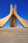 Alger - Algrie: Monument des martyrs de la guerre d'Algrie - escaliers - photo par M.Torres