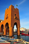 Sidi Fredj  / Sidi-Ferruch - Alger wilaya - Algeria: red tower on the marina | tour rouge sur le port de plaisance - photo by M.Torres