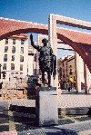 Aragon - Avenida Cesar Augusto / Gaius Octavianus - Estatua de Ceasar Augusto (photo by M.Torres)