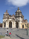 Argentina - Crdoba - the Cathedral and Plaza San Martin - images of South America by M.Bergsma