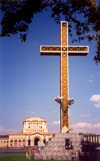 Armenia - Yerevan: cross and National art gallery in Republic Square - photo by M.Torres
