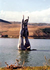 Armenia - Hrazdan, Kotayk province: water spirit - modern art - sculpture in a pond (photo by M.Torres)