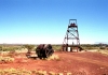 Tennant Creek: abandoned gold mining machinery - Battery Hill mine - photo by R.Eime