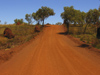 589 Western Australia - Karijini National Park: dirt road - photo by M.Samper)