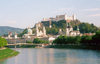 Salzburg / SZG : the Salzach, the city and the Hohensalzenburg fortress on the Mnchsberg mountain - Unesco world heritage site (photo by Miguel Torres)