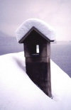 Austria - Hallstatt: snow covered chimney (photo by F.Rigaud)