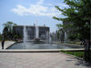 Azerbaijan - Lankaran / Lenkoran: central square - fountain (photo by F.MacLachlan  / Travel-Images.com)