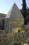 Azerbaijan - Baku: Seyid Yahya Bakuvi's Mausoleum - turba - tomb - Shirvan Shah's palace - Seyid Yahya Bakuvi was a royal scholar in the court of Shirvanshah Khalilullah - photo by Miguel Torres
