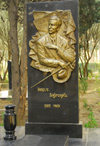 Azerbaijan - Baku: tomb of Bashir Safaroglu - Honour cemetery - photo by M.Torres