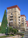 Baku, Azerbaijan: Christmas tree and Soviet residential buildings on Fountain square - photo by G.Monssen
