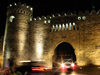Baku, Azerbaijan: gate on the city walls - nocturnal - photo by N.Mahmudova