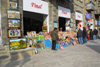 Azerbaijan - Baku: street sellers - commerce - photo by M.Torres