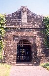 Azores / Aores - Horta: entrada do Castelo de Santa Cruz (agora Estalagem) / Horta: entrance to Sta. Cruz fortress - photo by M.Durruti