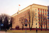 Belarus - Minsk: seat of power - Residence of President of the Republic of Belarus - architects V. Araksin, A. Voinov - former Central Committee of the Communist Party of Belarus - CPB - Central Gardens between Engels Street and Krasnoarmeiskaya Street (photo by Miguel Torres)
