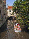 Belgium - Brugge / Bruges (Flanders / Vlaanderen - West-Vlaanderen province): boat tour of the canals of the Northern Venice - Unesco world heritage site - photo by D.Hicks