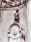Belgium - Brussels: Manneken Pis fountain - naked - created by Franco-Flemish Baroque sculptor Jerome Duquesnoy (photo by M.Bergsma)