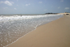 Brazil / Brasil - Fortaleza (Cear): Futuro beach / praia do Futuro - Atlantic sand - photo by N.Cabana
