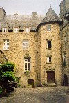 Brittany / Bretagne - Dinan (Ctes-d'Armor): court (photo by Aurora Baptista)