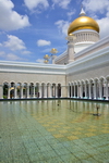 Bandar Seri Begawan, Brunei Darussalam: Sultan Omar Ali Saifuddin mosque - ablutions fountain and golden dome - photo by M.Torres