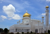 Bandar Seri Begawan, Brunei Darussalam: Sultan Omar Ali Saifuddin mosque - modern Islamic architecture by A.O. Coltman - photo by M.Torres