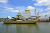 Bandar Seri Begawan, Brunei Darussalam: Sultan Omar Ali Saifuddin mosque - replica of Sultan Bolkiah Mahligai's barge - photo by M.Torres
