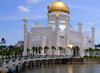 Bandar Seri Begawan, Brunei Darussalam: the Sultan Omar Ali Saifuddin mosque is built by an artificial lagoon, crossed by a footbridge - photo by M.Torres