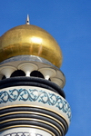 Bandar Seri Begawan, Brunei Darussalam: Jame Asr Hassanil Bolkiah mosque minaret with golden dome - photo by M.Torres