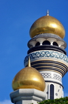 Bandar Seri Begawan, Brunei Darussalam: Jame Asr Hassanil Bolkiah mosque minaret and golden domes wih needles - photo by M.Torres