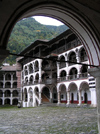Rila Monastery: cloisters around the courtyard - Blagoevgrad region (photo by J.Kaman)