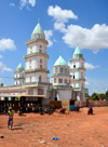 Ouagadougou; Burkina Faso: whitewashed mosque on Kanti Zoobre street, a dirt road - photo by M.Torres