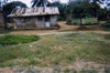 Africa - Cabinda: village houses / casas de aldeia (photo by FLEC)
