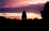 Cambodia / Cambodge - Phnom Penh: dusk at the Independence Monument (Sihanouk boulevard) (photo by M.Torres)