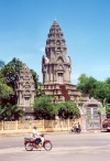 Cambodia / Cambodge - Phnom Penh: Wat Ounalom (photo by M.Torres)
