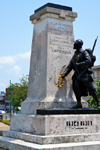 Cameroon, Douala: Government Square with the 1919 French monument honouring those fallen for France and the Allies in the Cameroon campaign of World War I - obelisk and statue of French sargeant - Place du Gouvernement, Le monument aux Morts - photo by M.Torres