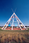 Canada / Kanada - Medicine Hat, Alberta: the world's largest teepee - photo by M.Torres