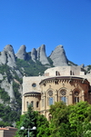 Montserrat, Catalonia: Santa Magdalena peaks and the ambulatory of the Basilica - Santa Maria de Montserrat Benedictine abbey - photo by M.Torres