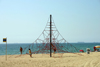 Catalonia - Barcelona: web on the beach - climbing structure - leisure area at Platja de la Barceloneta - photo by C.Blam