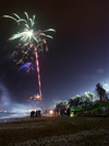 China - Hainan Island: fireworks and palmtrees - Chinese New year - Spring Festival (photo by G.Friedman)