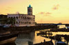 Moroni, Grande Comore / Ngazidja, Comoros islands: sunset - dhow port and the Old Friday Mosque - Port aux Boutres et l'Ancienne mosque du Vendredi - photo by M.Torres