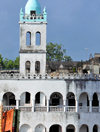 Moroni, Grande Comore / Ngazidja, Comoros islands: Old Friday Mosque - minaret and arches - Ancienne mosque du Vendredi - photo by M.Torres
