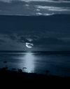 Cook Islands - Rarotonga island: moon over the ocean - photo by B.Goode