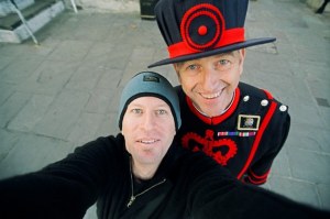 Photographer Craig Ariav - London: self portrait with one of the Queen's guards