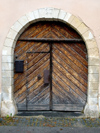 Croatia - Cakovec: wooden gate - photo by P.Gustafson