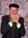 Croatia - Dubrovnik: harmonica busker in the old city (photo by R.Wallace)