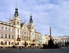 Czech Republic - Pardubice  (Eastern Bohemia - Vchodocesk - Pardubick kraj): Town Hall and pillar - Pernstynske Square - photo by J.Kaman