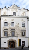 Czech Republic - Pardubice  (Eastern Bohemia - Vchodocesk - Pardubick kraj): faade of U Jonase building - photo by J.Kaman